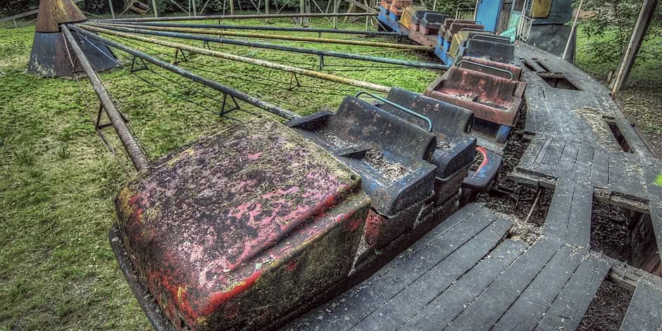 Lost childhood: Abandoned amusement park in Saint Petersburg